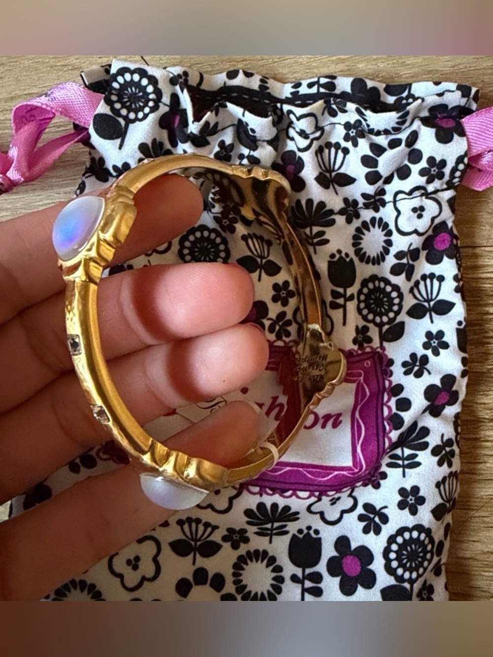 🌝 RARE Brighton ‘Orleans’ Opalescent/Moon Stone Gold Bangle Bracelet!